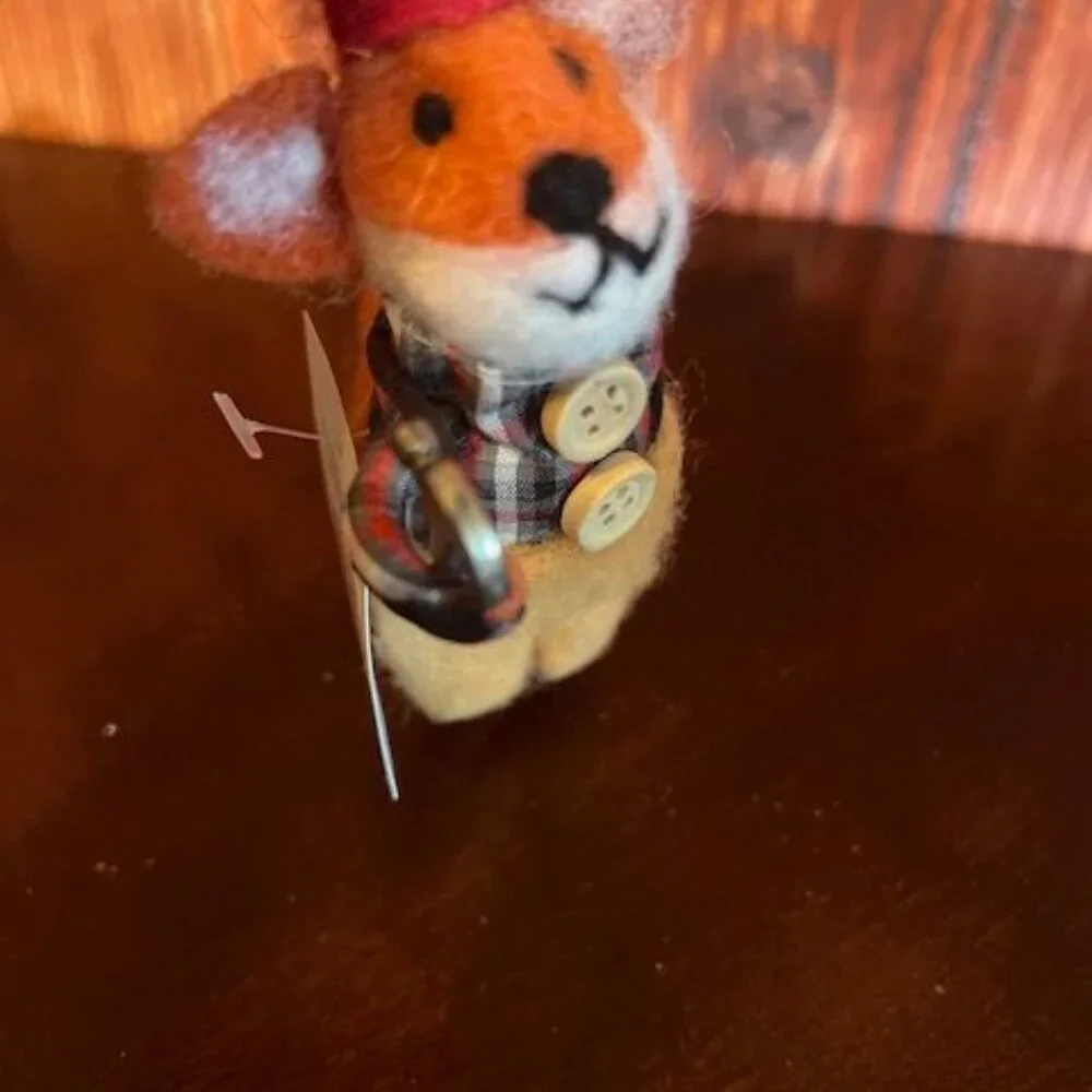 Felt Reindeer & Fox Ornaments With Plaid Outfits‎ & Button holding tools